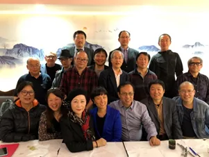 2019年5月为张建送行的民运同道,陈艳和姜福祯从荷兰赶来