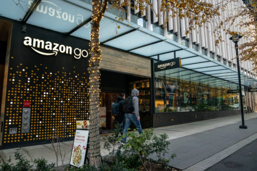 亚马逊公司总部的一家Amazon Go零售店。(Photo by David Ryder/Getty Images)