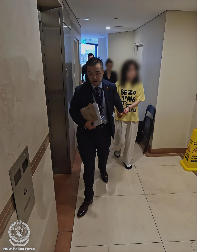 冒充中国警察的女子,经调查后被抓捕。(图片：昆士兰州警察局)