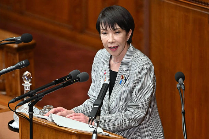 日本首相高市早苗日前针对「台湾有事」的相关言论，引发中国政府激烈反应，多个政府部门也先后发表批评或应对措施，中日两国间的矛盾与冲突也不断升温。 (Photo by Kazuhiro NOGI / AFP) (Photo by KAZUHIRO NOGI/AFP via Getty Images)