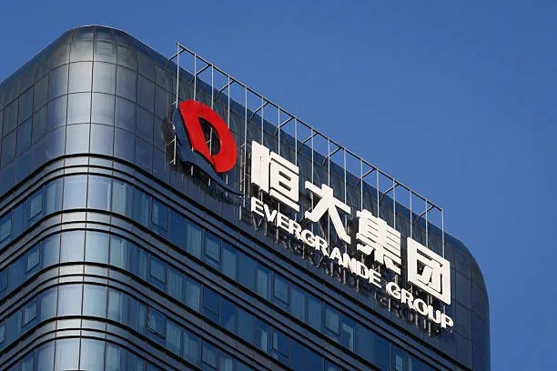 香港法院擴大對中國恒大集團創辦人許家印前妻丁玉梅的資產禁制令，新增在加拿大、直布羅陀、澤西和新加坡的2.2億美元資產。（Cheng Xin/Getty Images）