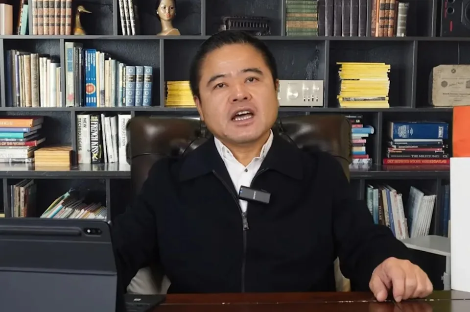 前中國黑龍江省雞西市副市長李傳良潛逃美國多年，仍未能擺脫北京的監控網絡。（李傳良YT擷圖）
