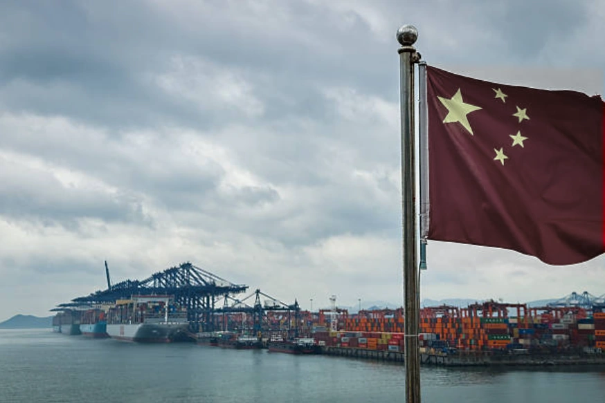 2025年4月12日：中國深圳鹽田國際集裝箱碼頭。(Photo by Cheng Xin/Getty Images)