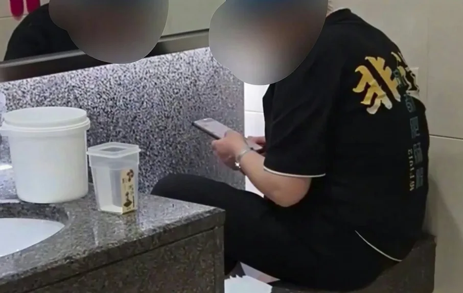 重庆机场,儿童洗手台,洗脚,正式工,机场