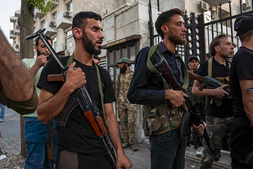 敘利亞境內的伊斯蘭國（ISIS）戰士人數暴增。圖為2025年6月22日星期日，一名據稱與「伊斯蘭國」有關聯的自殺式炸彈襲擊者在敘利亞大馬士革郊區的馬爾·埃利亞斯教堂引爆炸彈。 (Photo by Anagha Nair / Middle East Images via AFP) (Photo by ANAGHA NAIR/Middle East Images/AFP via Getty Images)