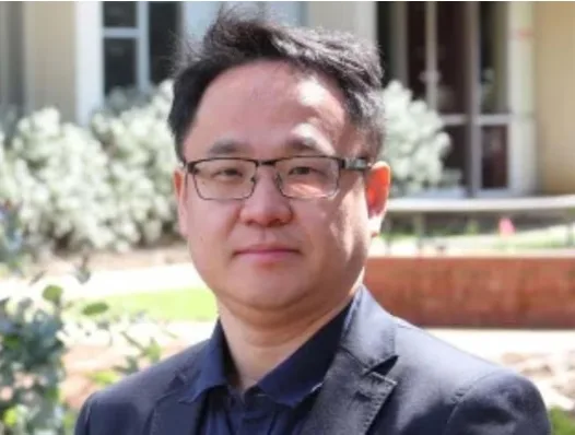 杨楠（音译）（网络）
