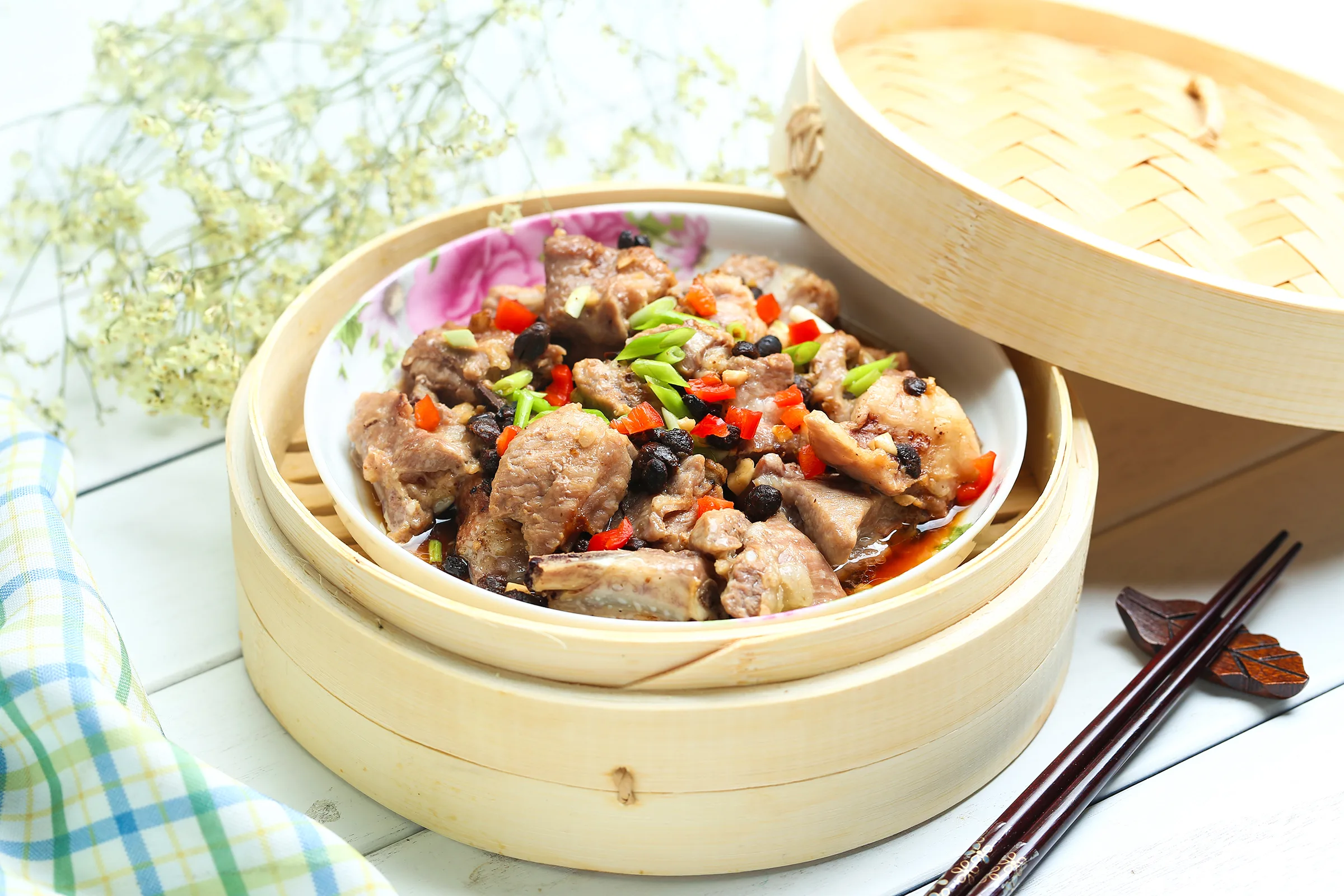 豆豉蒸排骨(图片来源：Adobe Stock）