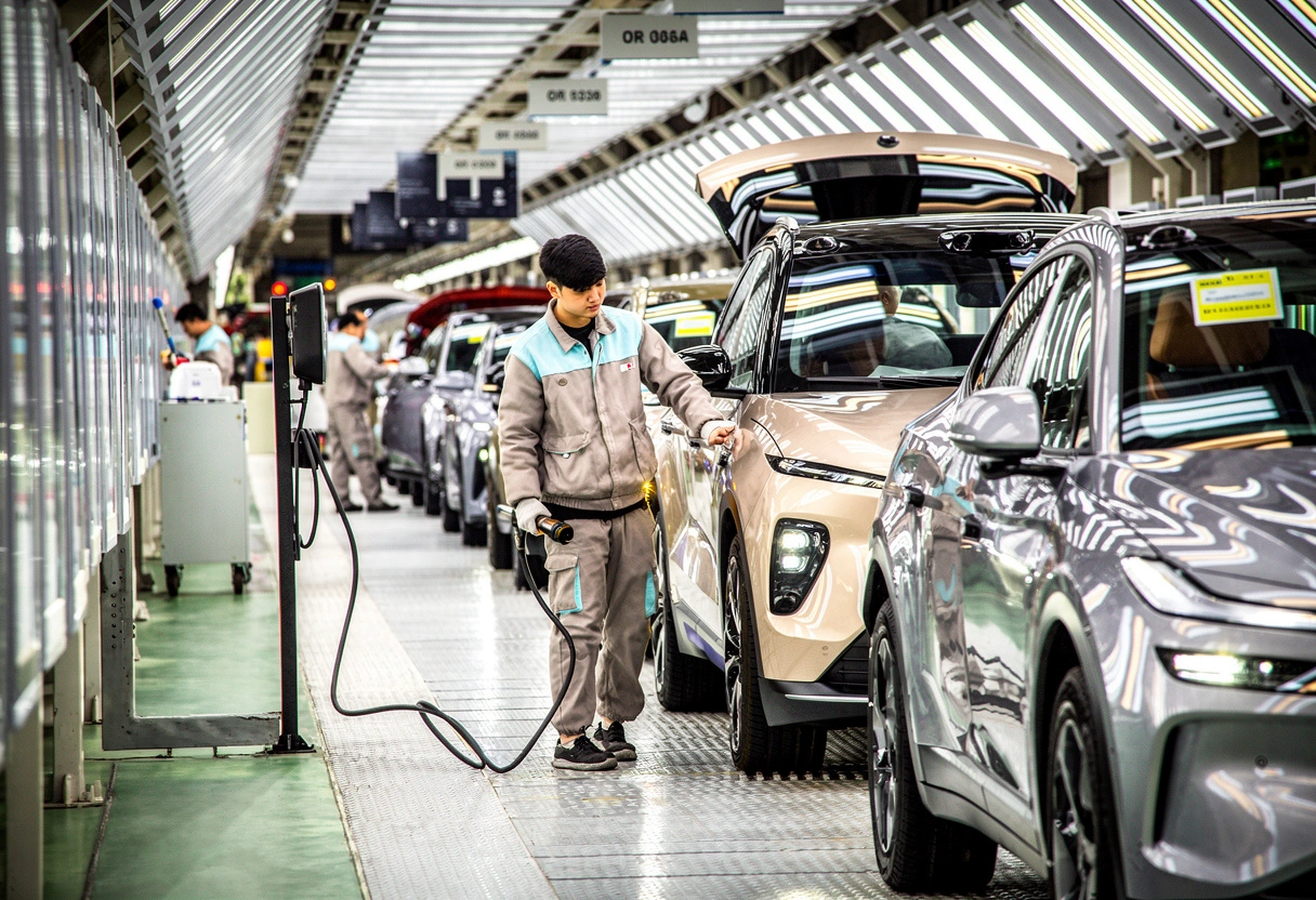 图为中国电动车。(Photo by Kevin Frayer/Getty Images)