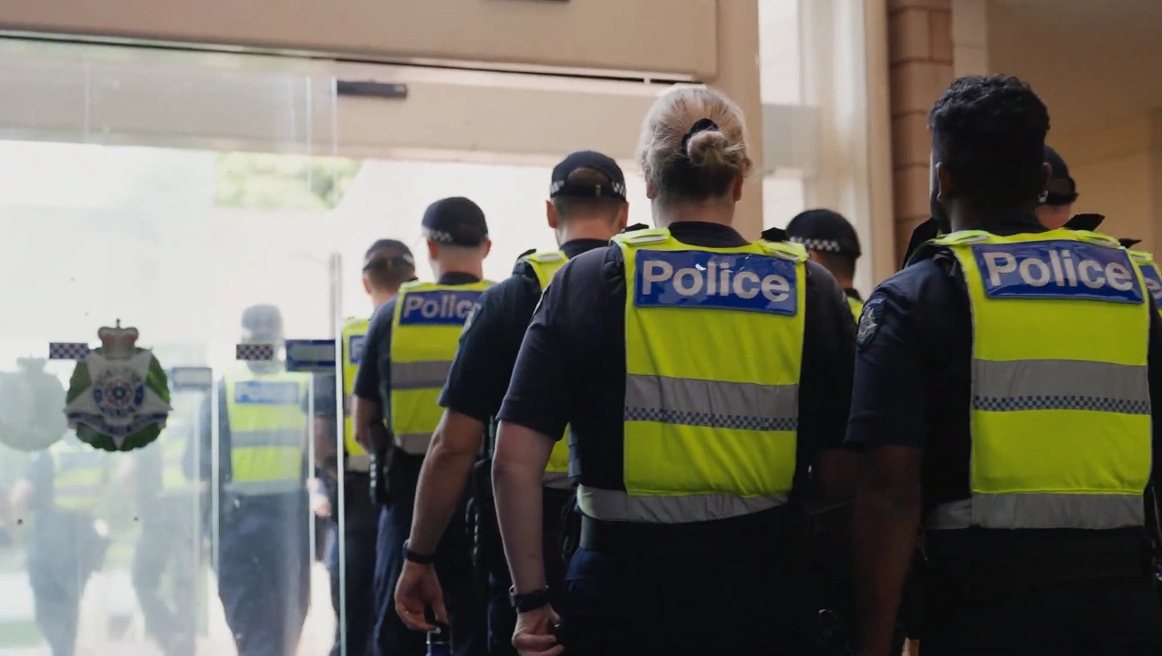 维州警察局简化招聘程序被指危及公共安全。(截图取自YouTube/Victoria Police)