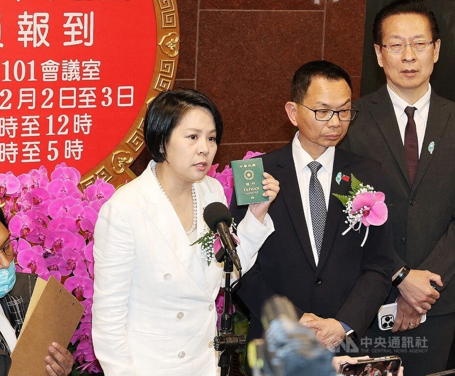台湾民众党不分区立委李贞秀（左）的国籍与就职资格引发各界关注。中央社记者郭日晓摄　115年2月3日