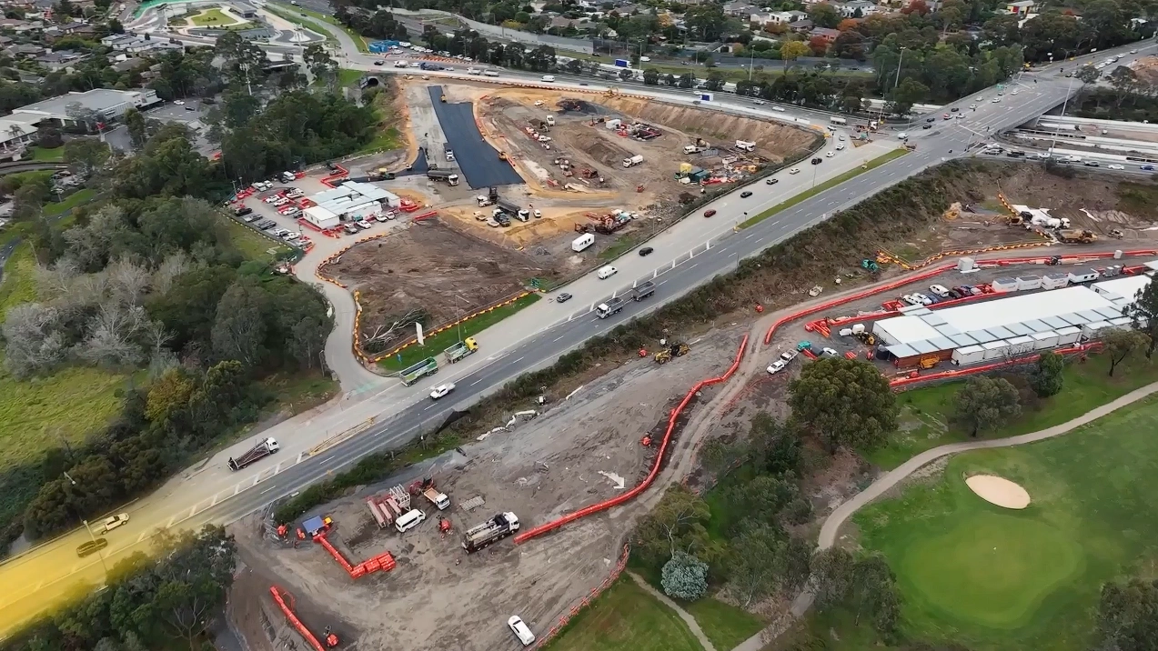 居住在东北连接线（North East Link）建设工程附近的居民批评该项目违背承诺。(截图取自YouTube/North East Link)