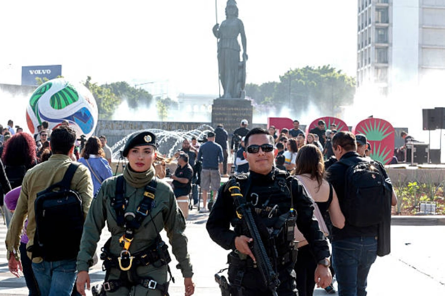 墨西哥将部署10万安保人员，确保世界杯赛事顺利举行。(Photo by ULISES RUIZ / AFP via Getty Images)