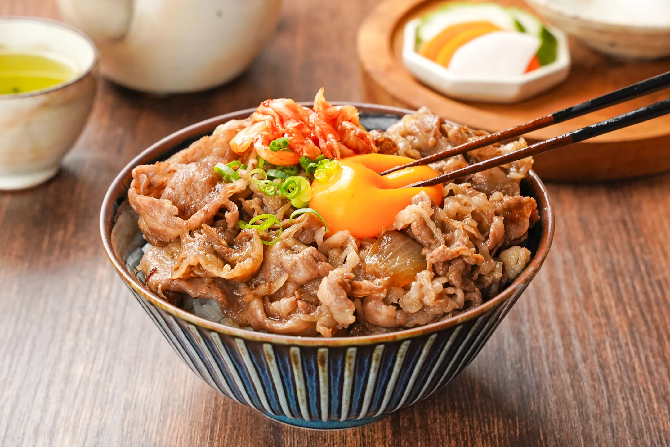 牛肉丼(图片来源：Adobe Stock）