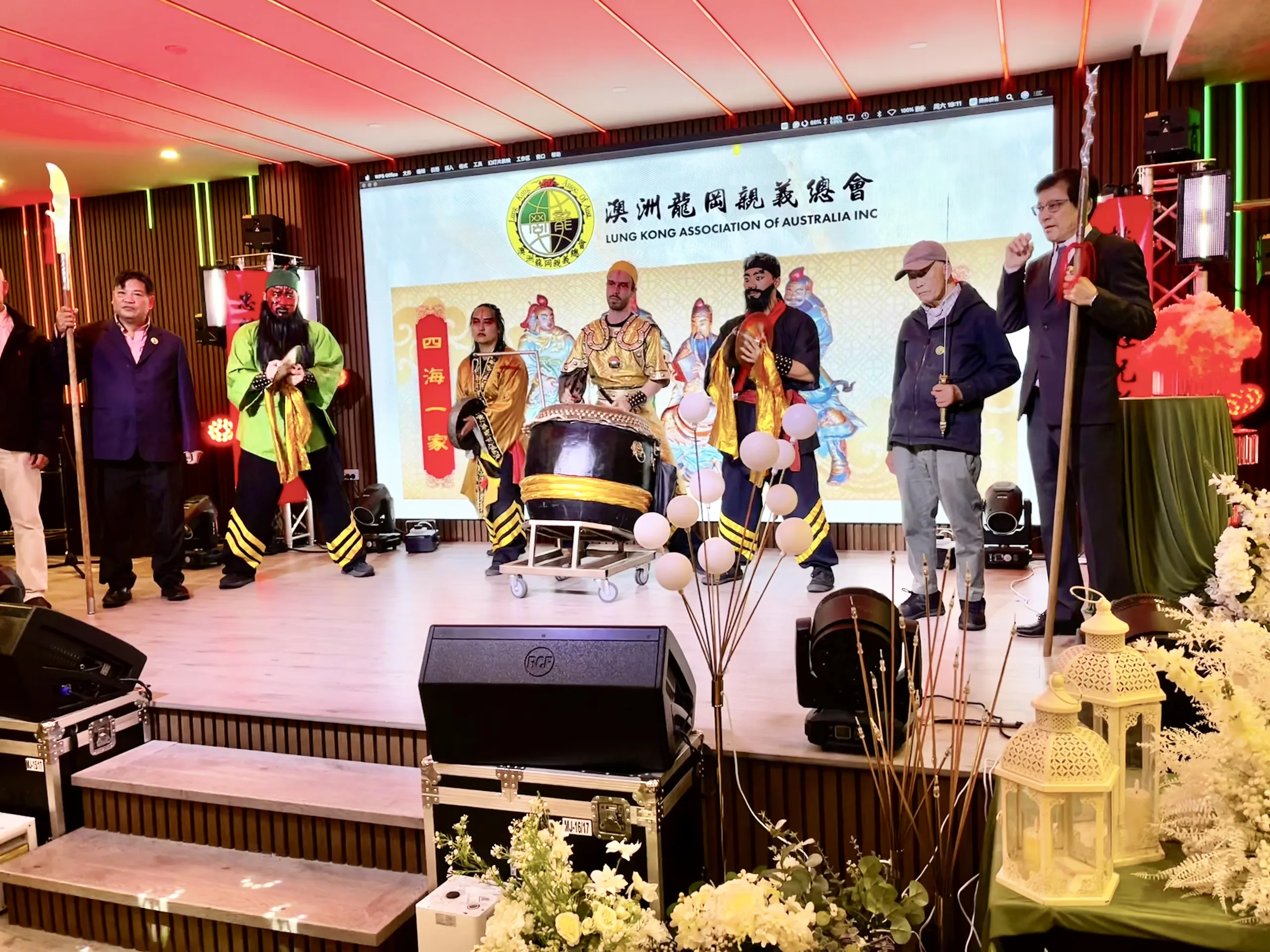 三國人物劉、關、張、趙昆仲蒞臨史賓威市。