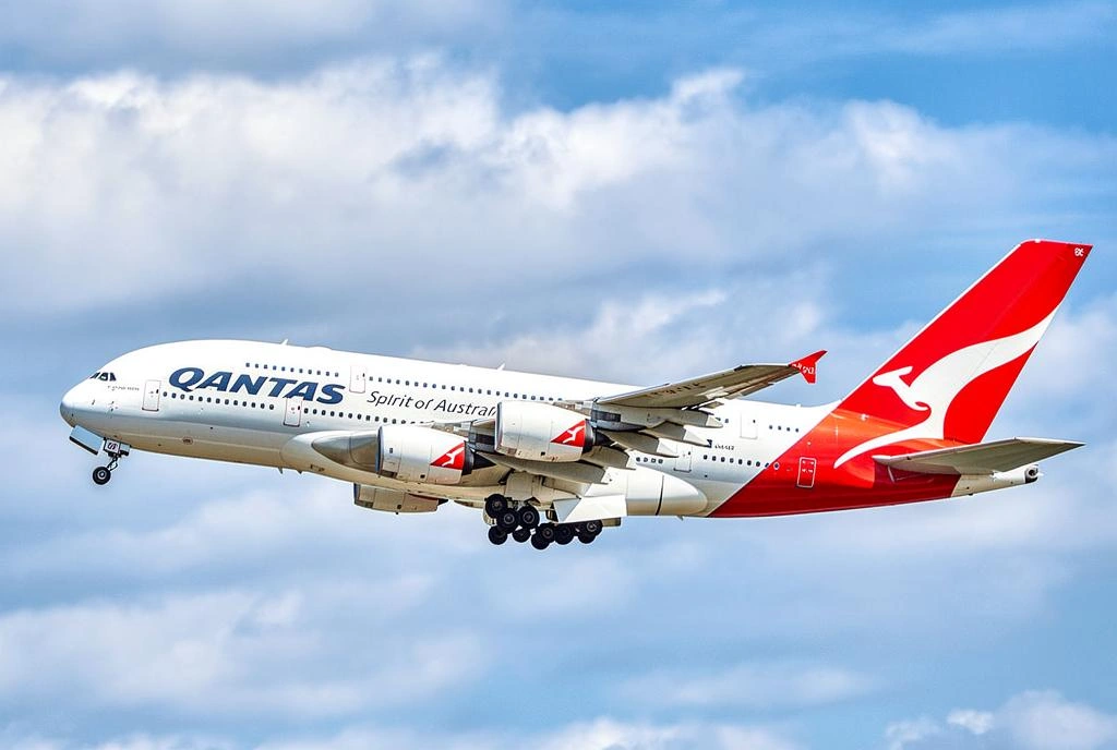澳洲各大航空公司調漲機票價格。 (Photo by PETER PARKS / AFP via Getty Images)