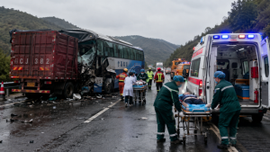 寧夏,青銀高速,車禍,重傷,死亡,大巴,半挂車,追尾